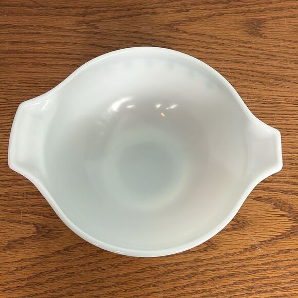 Pyrex 443 Snowflake Garland Cinderella Mixing Bowl 2 1/2 qt blue on white - Picture 3 of 6